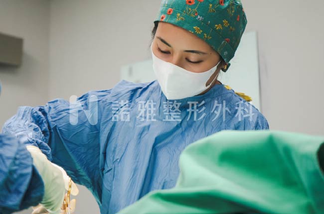諾雅整形外科何宣瑩醫師