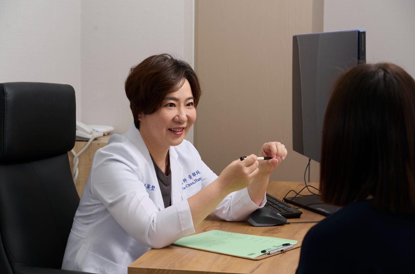 大腸直腸外科黃郁純醫師痔瘡門診