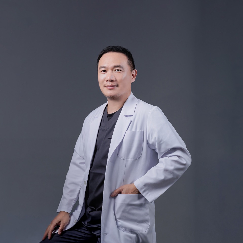口腔顎面外科專科許修銨醫師