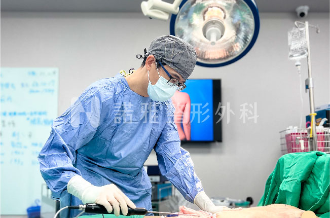 抽脂手術過程－諾雅整形外科